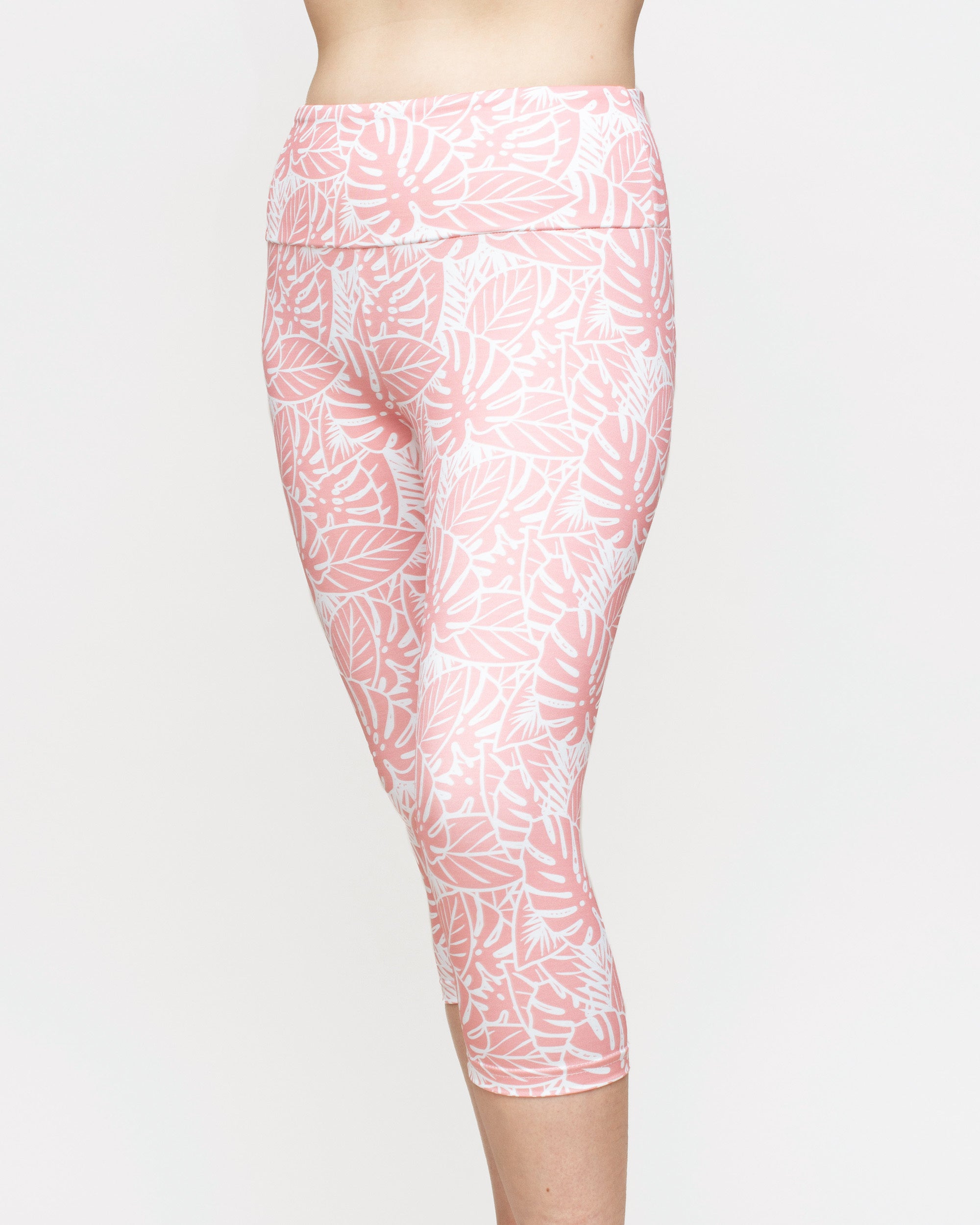 Lycra Ladies 3/4 Leggings, Pattern : Plain at Rs 350 / Piece in